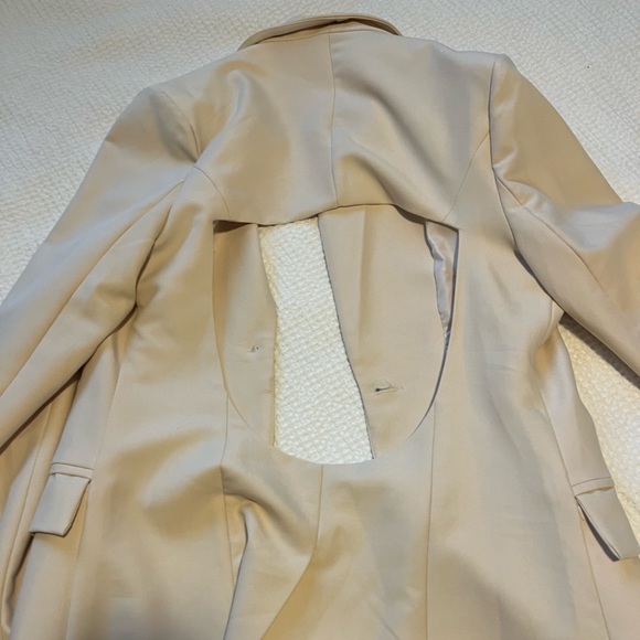 Beginning Boutique Emma Leger Cutout Back Blazer 8 - Picture 4 of 5